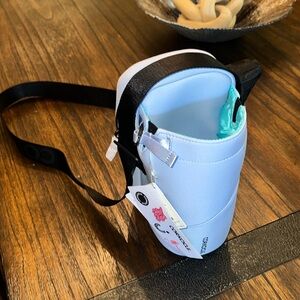 NWT corkcicle brand crossbody water bottle sling bag